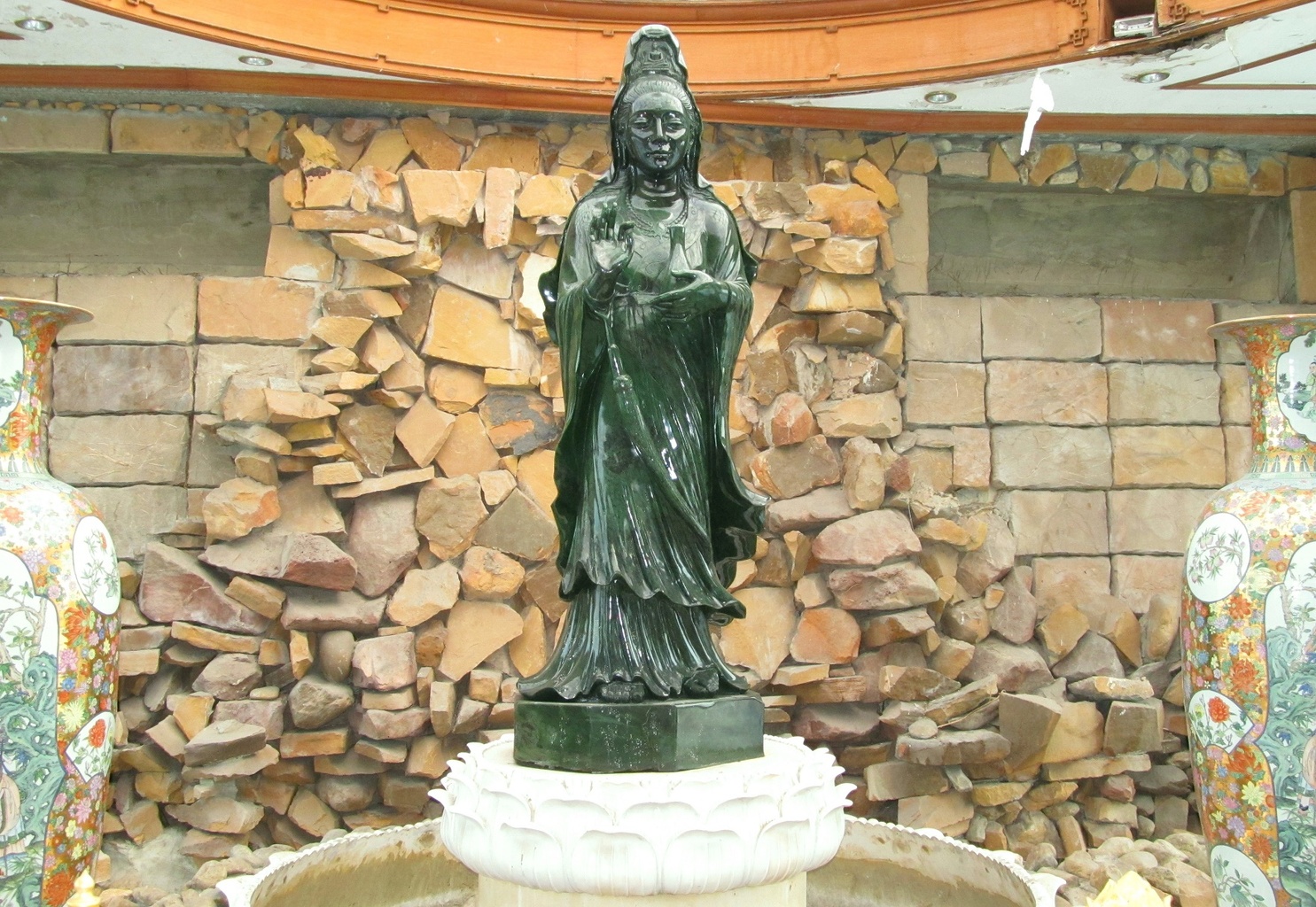 Nefritová Kuan Jim - Wat Dhammamongkol